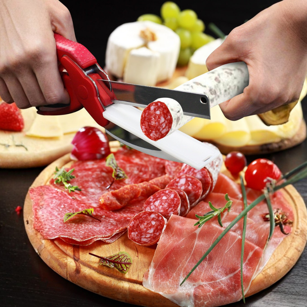 2-in-1 Kitchen Scissors with Integrated Cutting Board